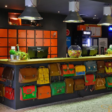 Friends Downtown מלון דיסלדורף