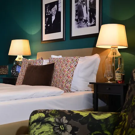 Friends Downtown Hotel 4*