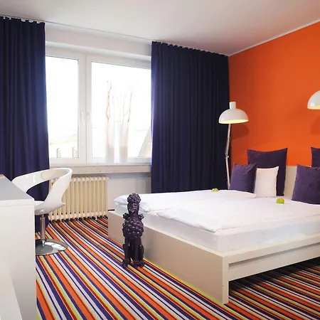 Friends Downtown Hotel 4*