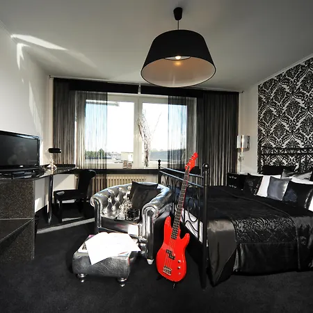 Friends Downtown Dusseldorf