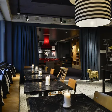 Friends Downtown Dusseldorf