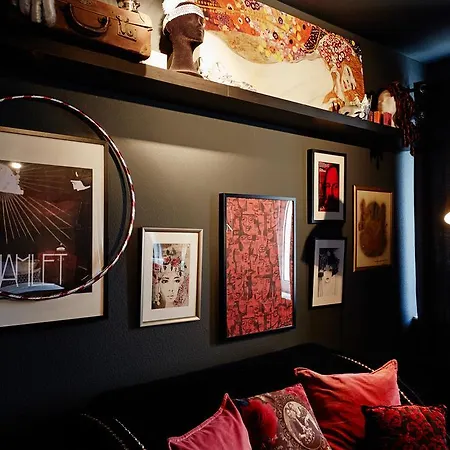 Friends Downtown Hotel 4*