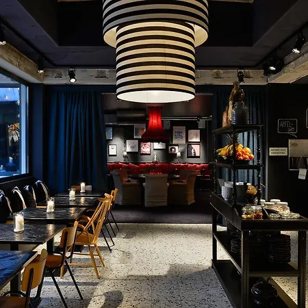 Friends Downtown Hotel 4*