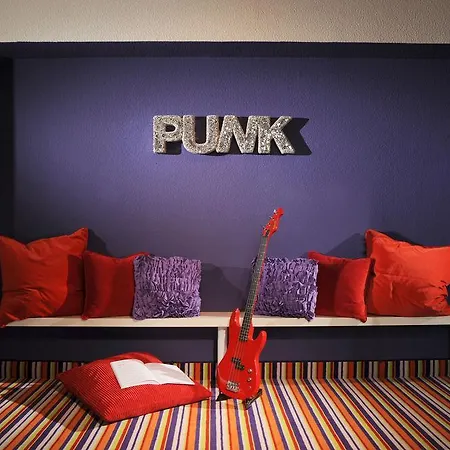 Friends Downtown Dusseldorf