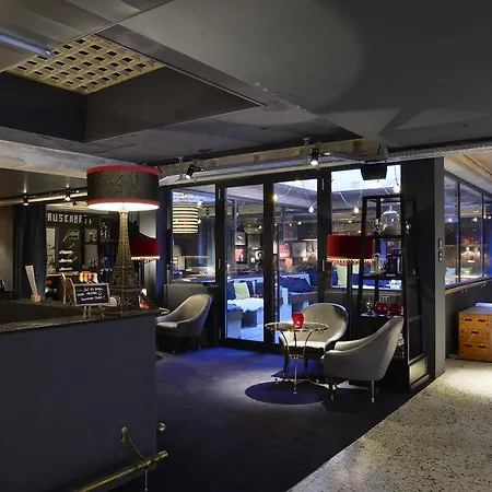 Friends Downtown Hotel 4*