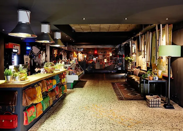 酒店 Friends Downtown 4*