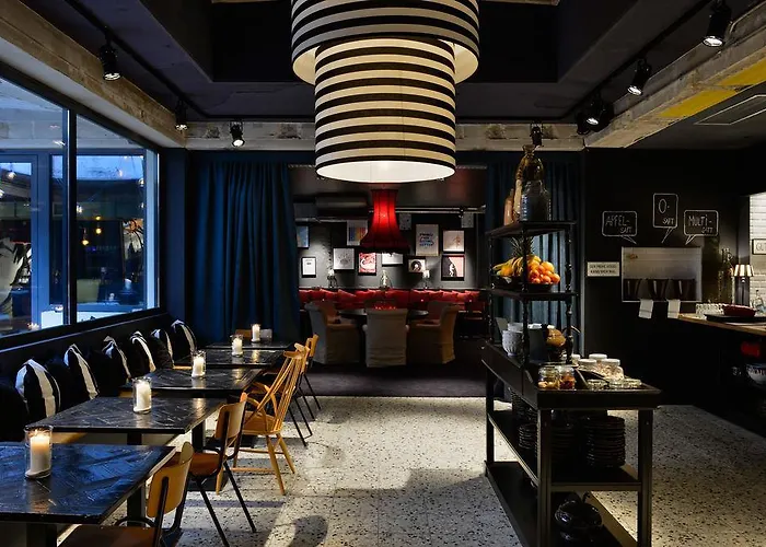 Friends Downtown Hotel 4*