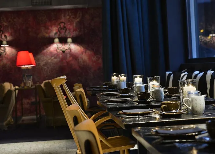 Friends Downtown Hotel 4*