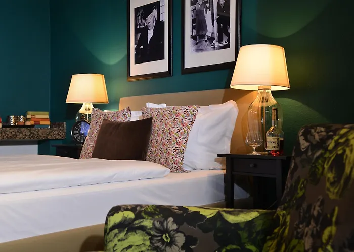 Friends Downtown Hotel 4*